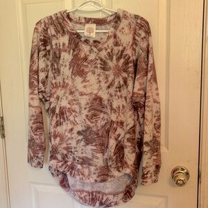 Size XS, fits bigger than that. Pullover sweat shirt